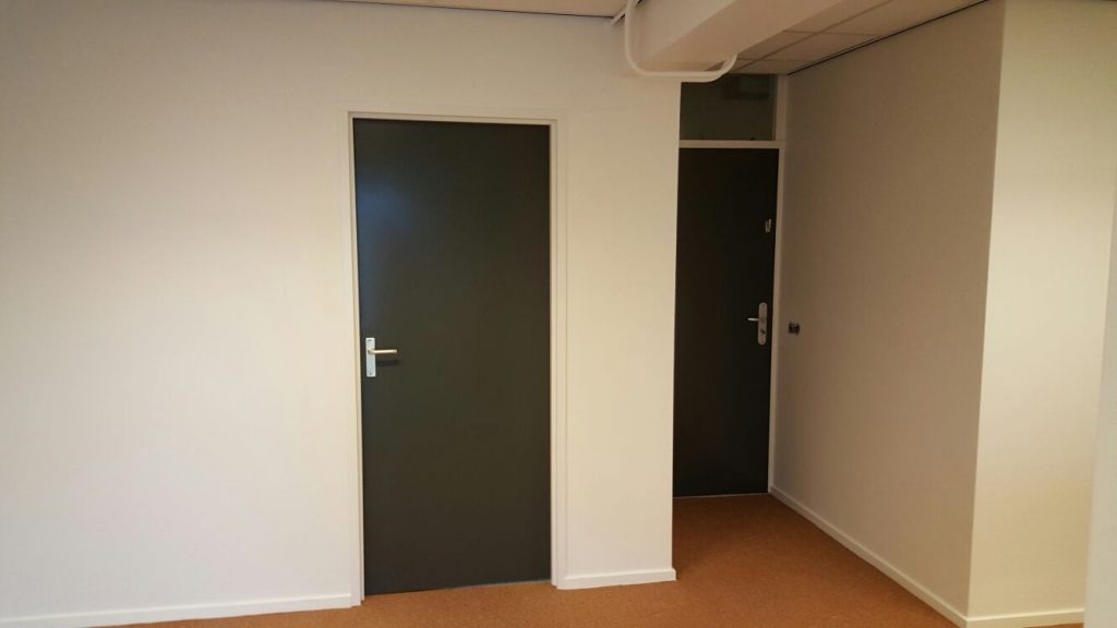 Schilder in Elburg voor kwaliteit - Schilderwerken Joeri de deuren weer helemaal up to date