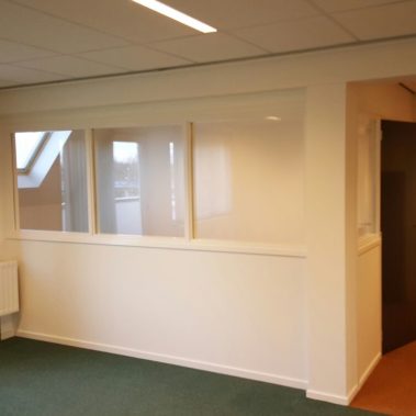 Schilder in Elburg voor kwaliteit - Schilderwerken Joeri kantoorruimte weer fris in de verf