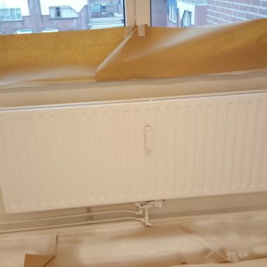 Schilder in Elburg voor kwaliteit - Schilderwerken Joeri ook de radiatoren weer perfect in kleur gespoten 2