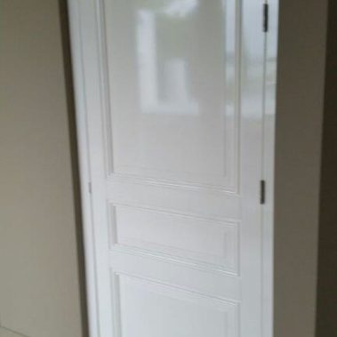 Schilder in Elburg voor kwaliteit - Schilderwerken Joeri deur strak in de lak